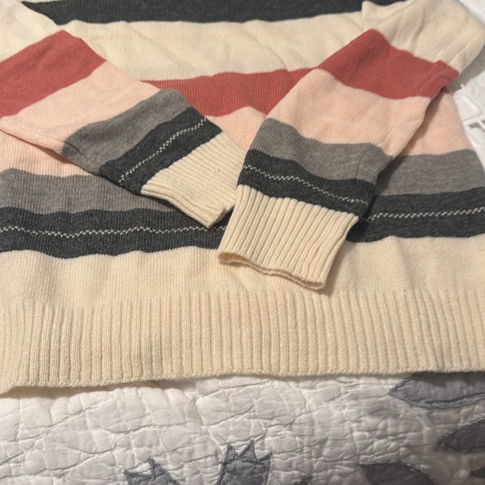 NWT lady sweater. Size large. Super cute sweater. - Picture 5 of 6